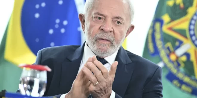 Centrão permanece com Lula mas pressiona por reforma ministerial
