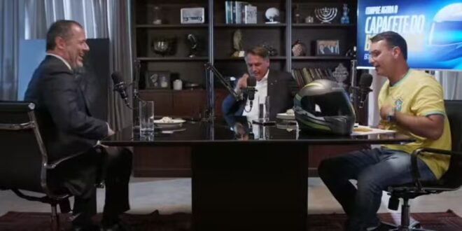 Para de falar moleque: Jair Bolsonaro diz que colocou sabonete na boca do Carluxo