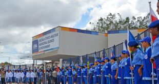 Escola militar é uma farsa. Não ensina disciplina, e sim obediência cega