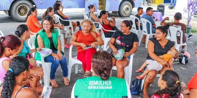 Mulheres de Mâncio Lima recebem assistência em saúde, social e psicológica