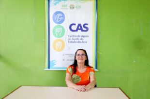 Professora acreana surda apresenta dissertação de mestrado inspirada em trajetória pessoal