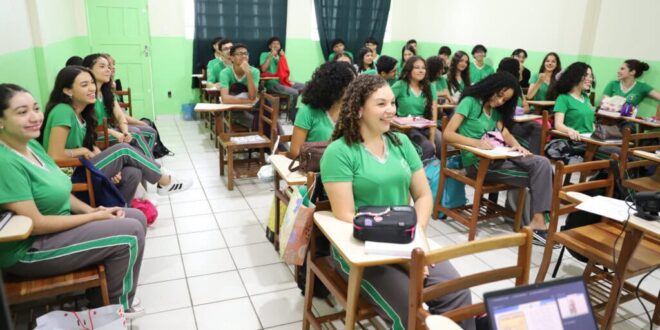 Educação promove palestra sobre racismo em escola da rede estadual