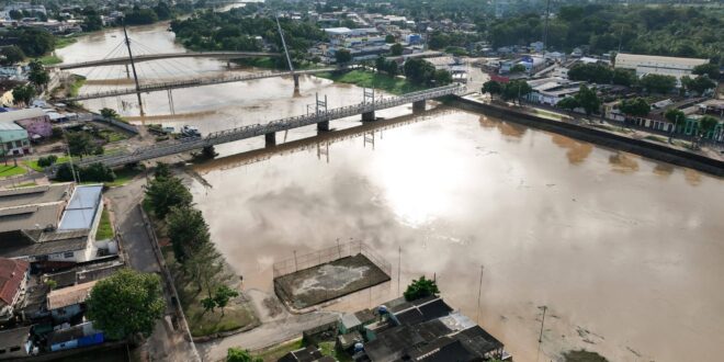 Rio Acre ultrapassa cota de alerta e governo do Estado reforça monitoramento