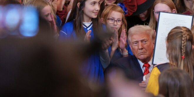 Trump fecha Departamento de Educação para forçar instituições a eliminarem programas de inclusão