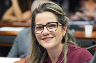 Mara Rocha celebra conquistas de seu mandato como Ala de Quimioterapia do Hospital de Amor e ponte do Igarapé Redenção