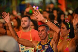 Primeira noite do Carnaval da Família tem show animado e grande participação popular