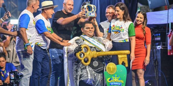 Realeza do Carnaval da Família 2025 é coroada em Rio Branco