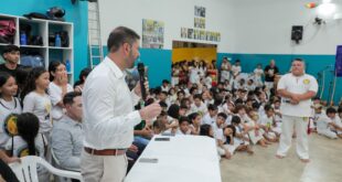 Na Baixada, presidente Nicolau Júnior participa de evento do grupo Axé Capoeira