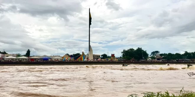 Rio Acre transborda e atinge 14,06 metros nas primeiras horas desta segunda-feira
