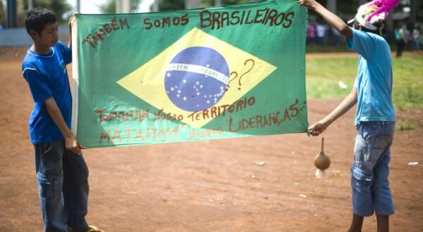 Deputado bolsonarista quer restringir o reconhecimento da cidadania brasileira a indígenas