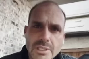 Piada: Eduardo Bolsonaro tenta surfar numa importância internacional que não possui