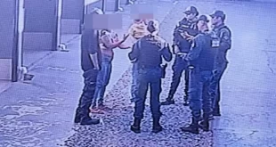 Mulher leva filho de 2 anos para motel junto com dois homens