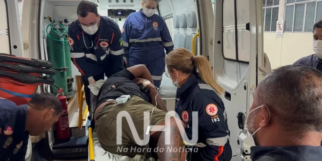 Tenta separar briga de casal e acaba esfaqueado