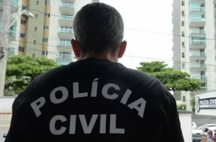 Mulher pede ajuda por bilhete e é resgatada após passar 5 anos em cárcere privado