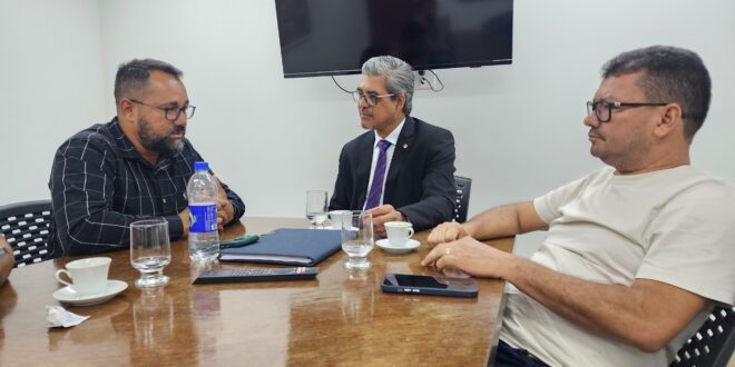 Sucesso em Cruzeiro do Sul, Programa Abrindo Portas para o Primeiro Emprego chega a Feijó com emenda de Edvaldo