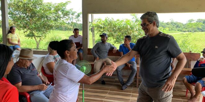 Agricultores da Comunidade São João são beneficiados com 33 mil mudas de café e kits com equipamentos adquiridos com emendas de Edvaldo e Perpétua