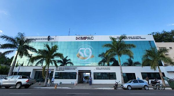 MPAC requisita abertura de inquérito policial para apurar possível crime de xenofobia praticado por filha de Secretário