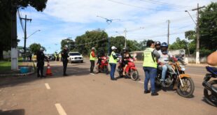Detran e PMAC reforçam ações educativas e de fiscalização durante o feriado prolongado