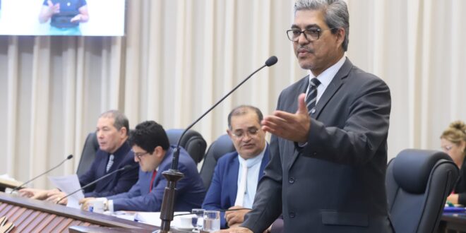 Edvaldo Magalhães diz que videoaula do concurso da Educação não tem critérios objetivos de avaliação e não descarta ‘chuva’ de judicialização