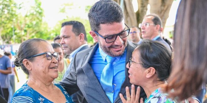 Governador Gladson Camelí participa da celebração dos 33 anos de emancipação de Capixaba