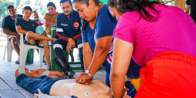 Barqueiros do Croa fazem curso de suporte básico de vida