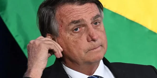 TCU aponta gastos milionários no cartão corporativo de Bolsonaro