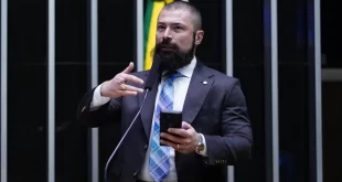 Comissão de Segurança aprova projeto que veta armas a seguranças de Lula