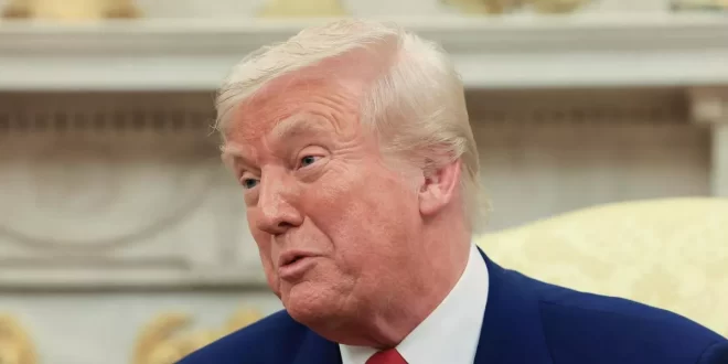 Trump diz que países estão “beijando minha bunda” por acordos comerciais