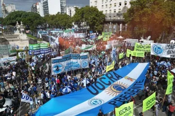 Greve contra Milei: mais de 500 voos são cancelados na Argentina