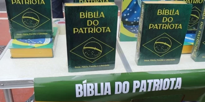 São negócios, estúpido: Bíblia do Patriota passa a ser vendida no Brasil