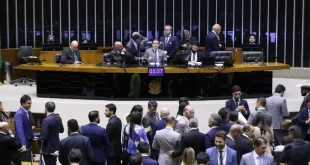 Ameaça bolsonarista de paralisar trabalhos na Câmara dos Deputados fracassa e MP de Lula é aprovada