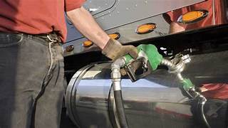 Petrobras reduz preços do diesel para distribuidoras a partir de amanhã