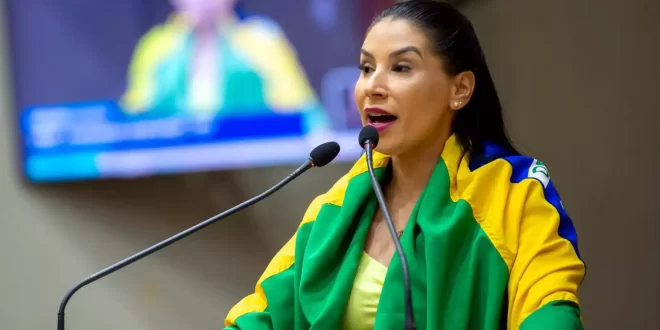 Extremismo em ação: vereadora bolsonarista diz que morte de papa é ‘limpeza espiritual’