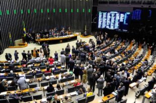 Olha os responsáveis aí: foi o Congresso que revogou a norma para combater fraudes no INSS
