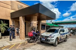 Morador de rua armado de faca causa pânico em restaurante de Rio Branco