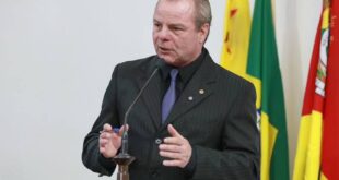 Longo protocola moção contra aumento do número de deputados federais e diz que medida prejudica o Acre