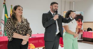 Com mais de cem alunos contemplados, Nicolau Jr leva oficina de redação para Escola Lourival Pinho