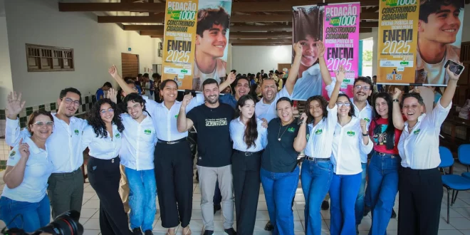 Nicolau Júnior celebra mais estudantes certificados por Projeto de Educação da Assembleia