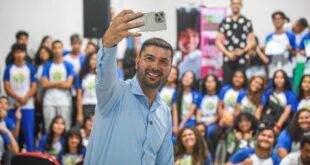 “Vamos continuar até a semana do ENEM”, afirma Nicolau ao entregar certificados para alunos do IELF