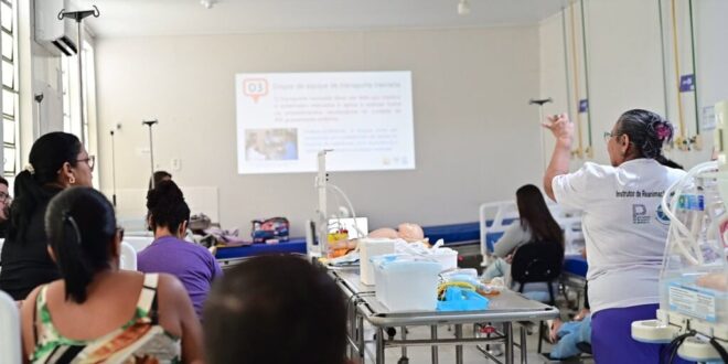 Profissionais de saúde de Senador Guiomard recebem curso de reanimação neonatal