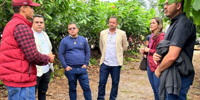 Gonzaga visita feira Rondônia Rural Show e conhece acreanos que levaram a farinha do Acre para as mesas dos rondonienses