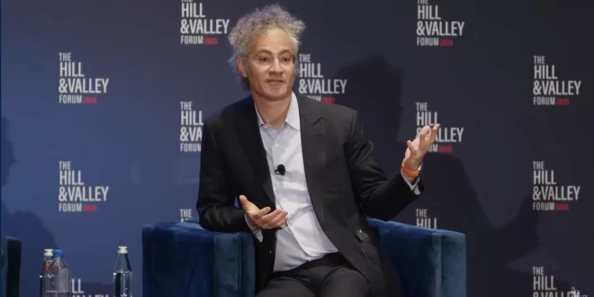 Psicopatia, dinheiro e poder: CEO de big tech sorri enquanto explica como ajuda Israel a matar palestinos