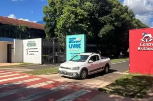 Jovem de 14 anos morre após ser atacada a tesouradas por colega dentro de colégio