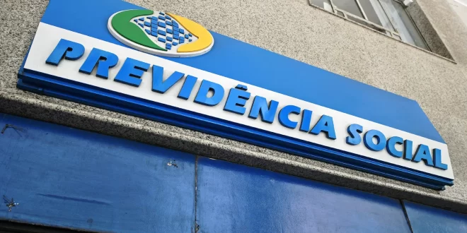 INSS começa a notificar aposentados com descontos indevidos nesta terça, 13