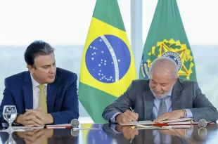 Decreto define medicina, direito e odonto como cursos exclusivamente presenciais