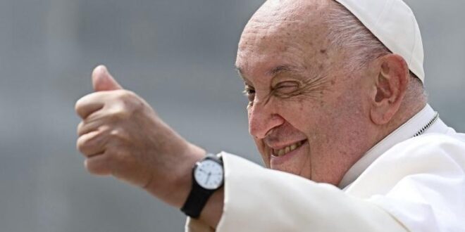 Coisas do Papa Francisco: papamóvel vai virar unidade de saúde para crianças em Gaza