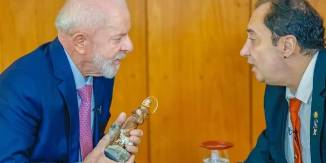 Projeto meia-boca: fim da reeleição não afeta planos de Lula