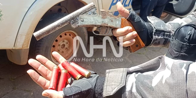 Jovem é preso após trocar tiros com rivais que queriam matá-lo