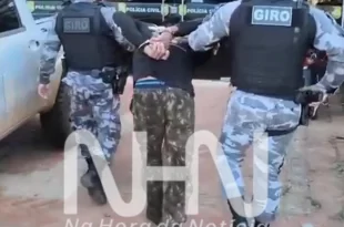 Operação policial resulta na prisão de dois homens e apreensão de arma e drogas