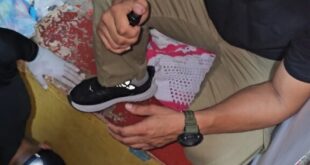 Policiais encontram dois celulares, um carregador, e terezas (cordas improvisadas), em revista no presídio